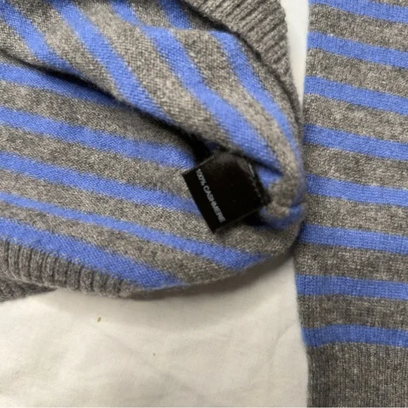 Qi cashmere crewneck striped sweater size medium NWOT